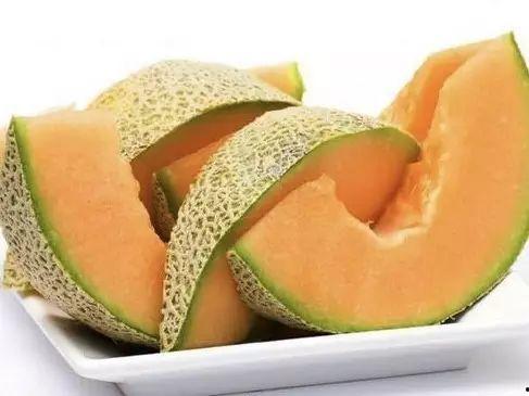 我现在哈密瓜和螃蟹吃,夏日美食新体验